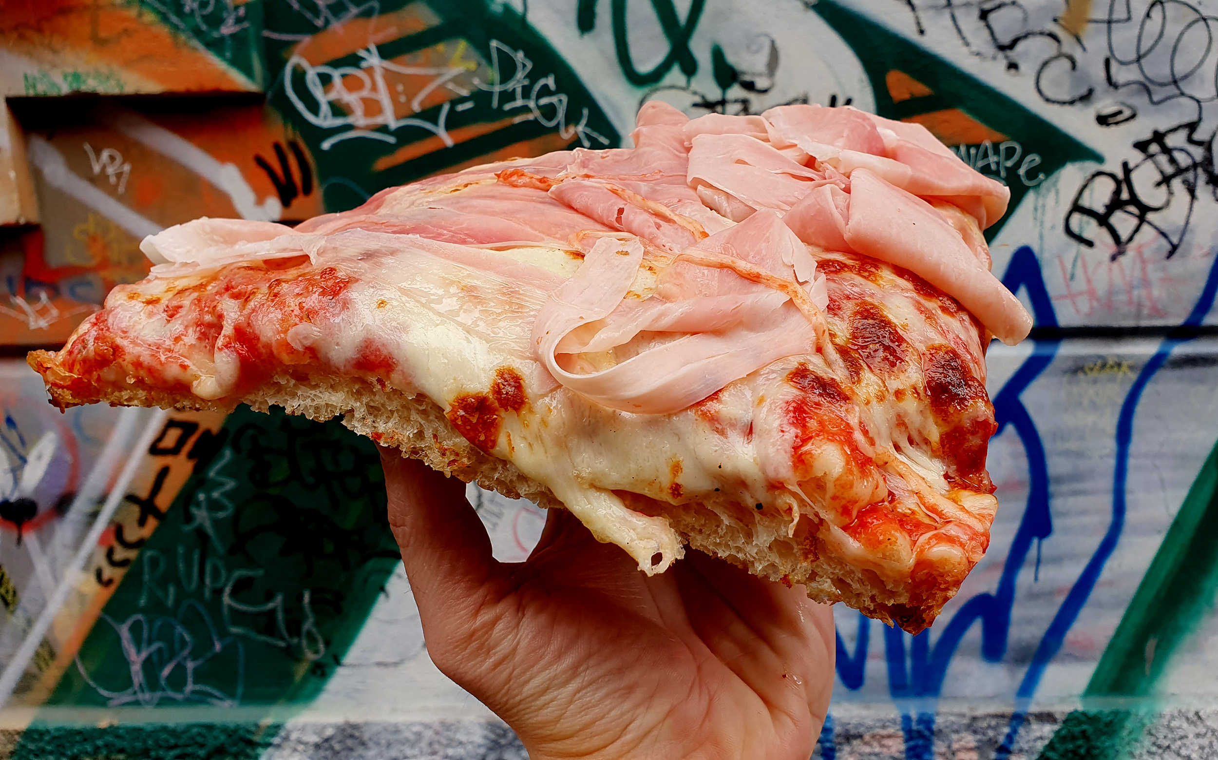 Pizza da Attilio al trancio Milano .jpg