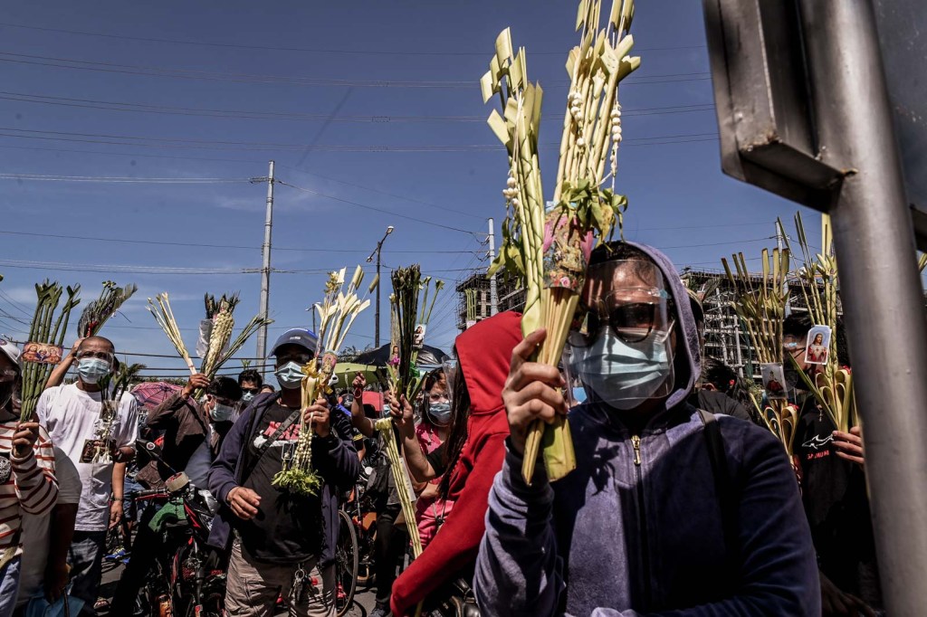 ‘We Can’t Do Anything’: Philippine Capital Locks Down During Holy Week