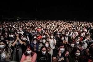 Di Barcelona, Konser Musik Buat Eksperimen Penularan Covid Libatkan Ribuan Orang