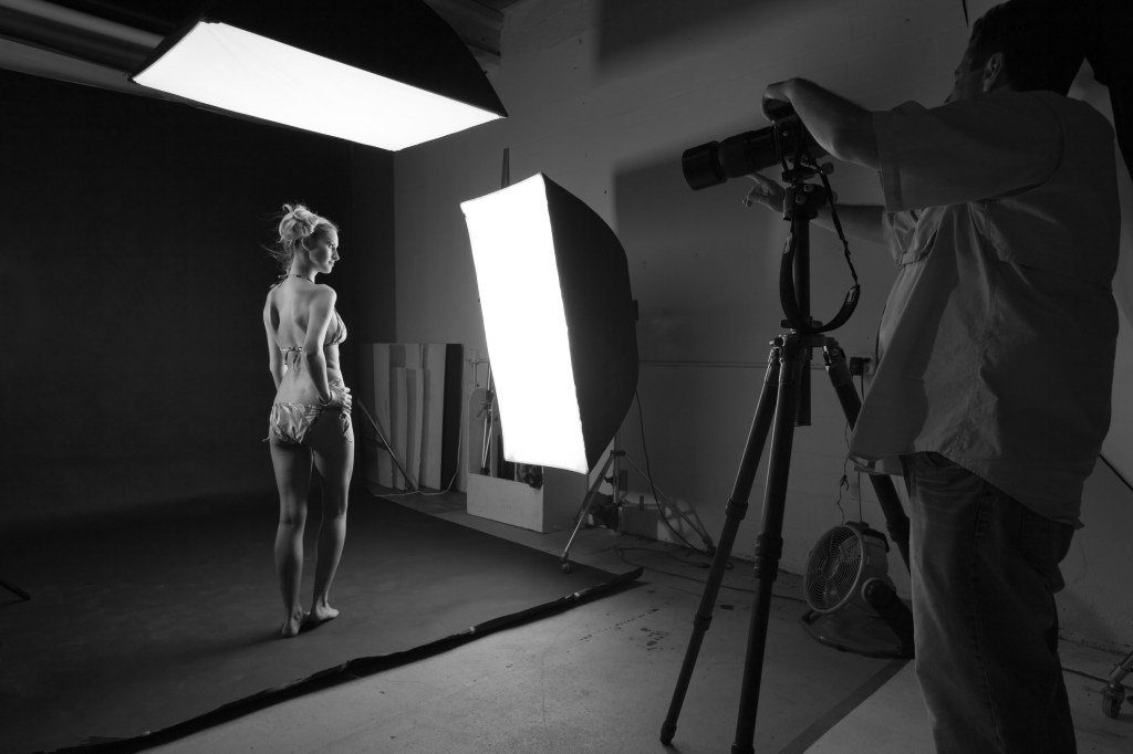 Kiat Agar Model Aman Saat Sesi Pemotretan Nude dari Fotografer Profesional