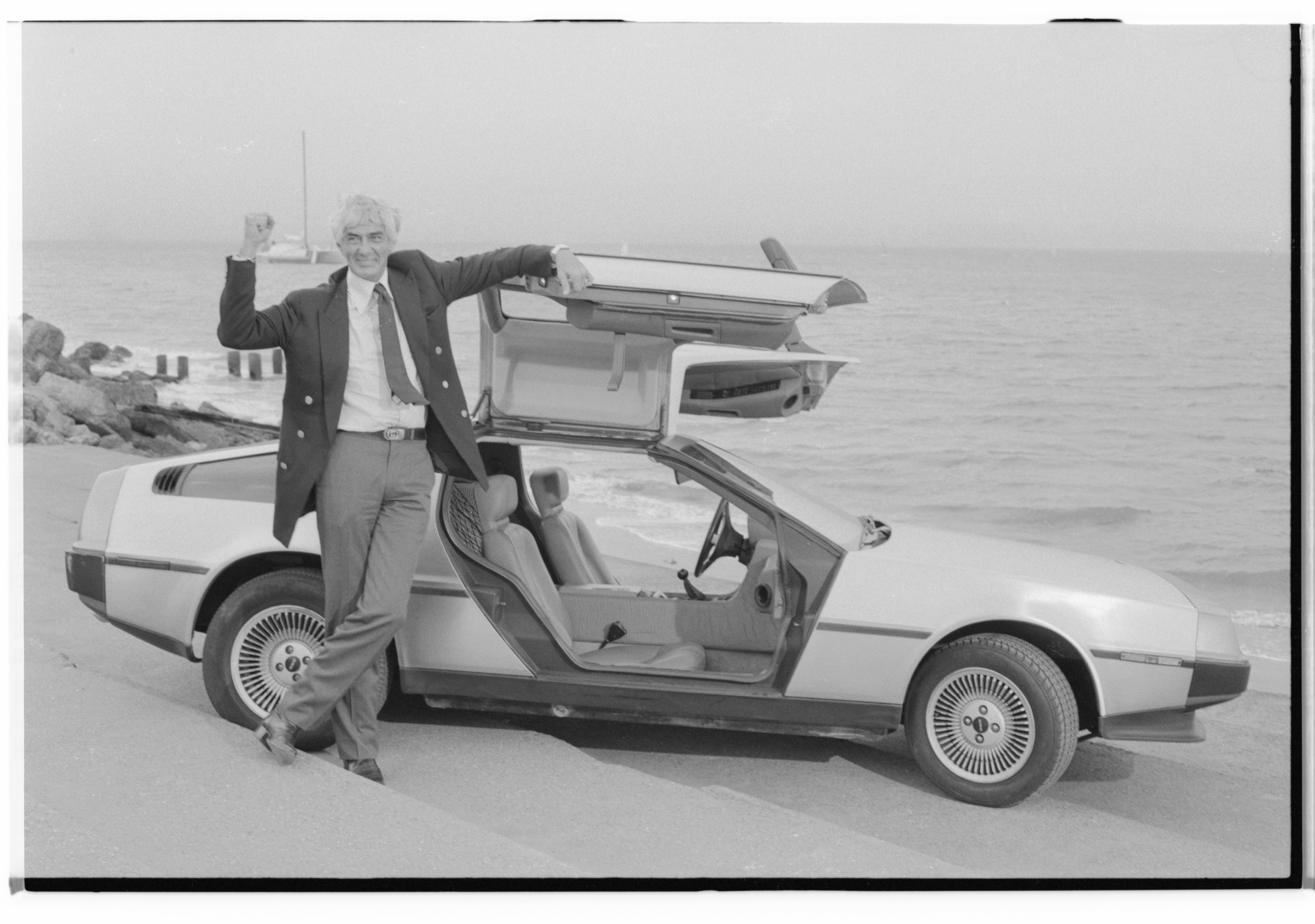 john delorean.jpg