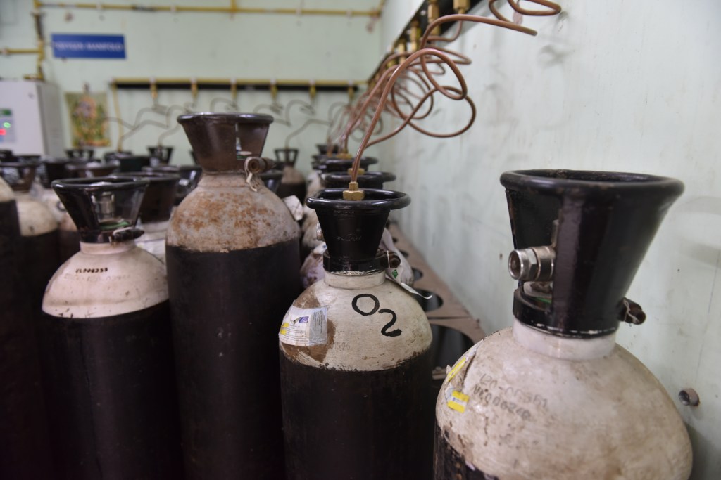 India’s COVID Crisis Is Making Oxygen Scammers Rich