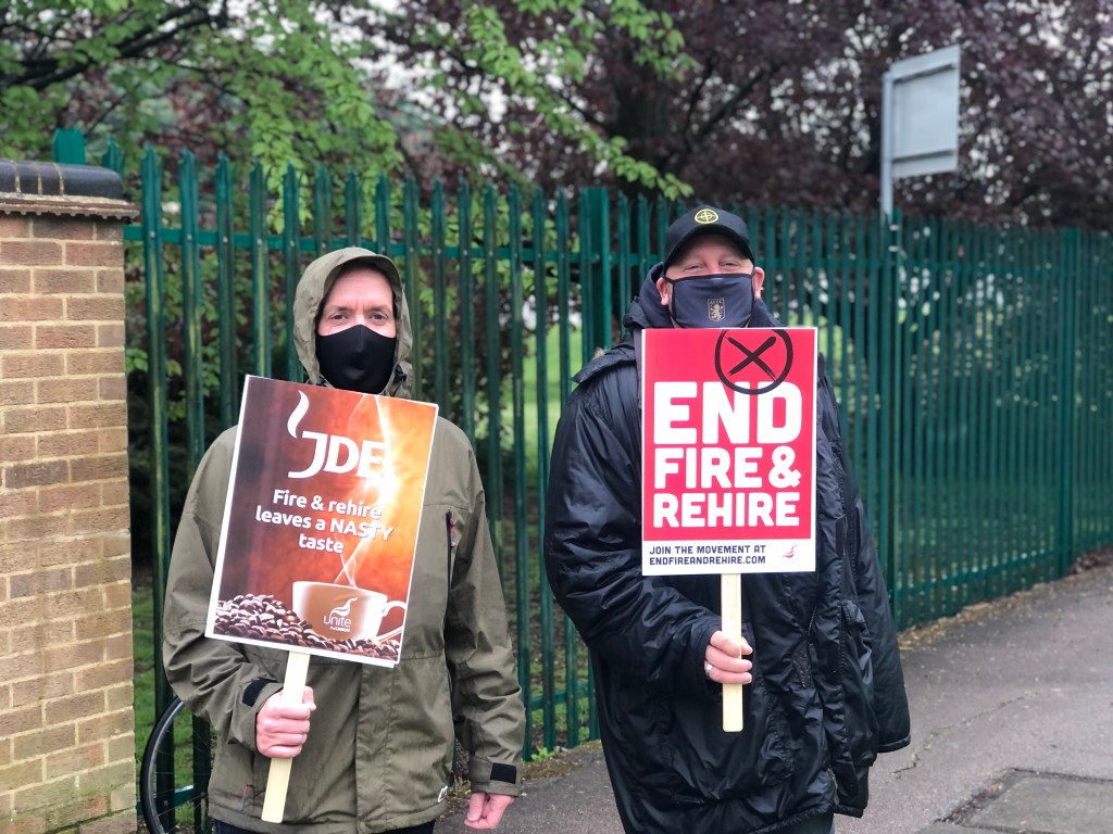 Unite trade union members ​on a picket line at the Jacobs Douwe Egberts factory in Banbury, Oxfordshire, in South-East England. Photo: Courtesy of Unite