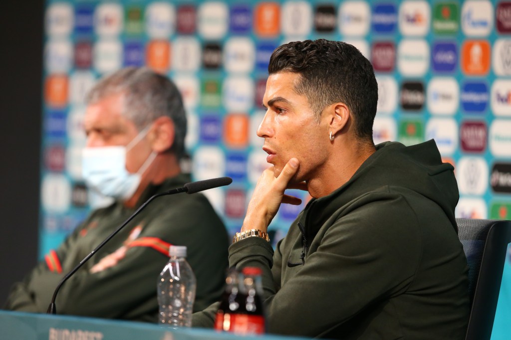 Maaf Kawan, Cristiano Ronaldo Bukan Penyebab Saham Coca Cola Anjlok