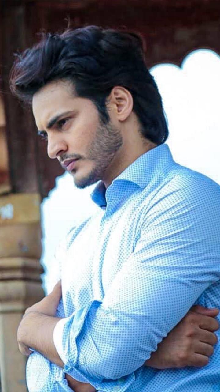 Ravi Bhatia how can she slap viral meme