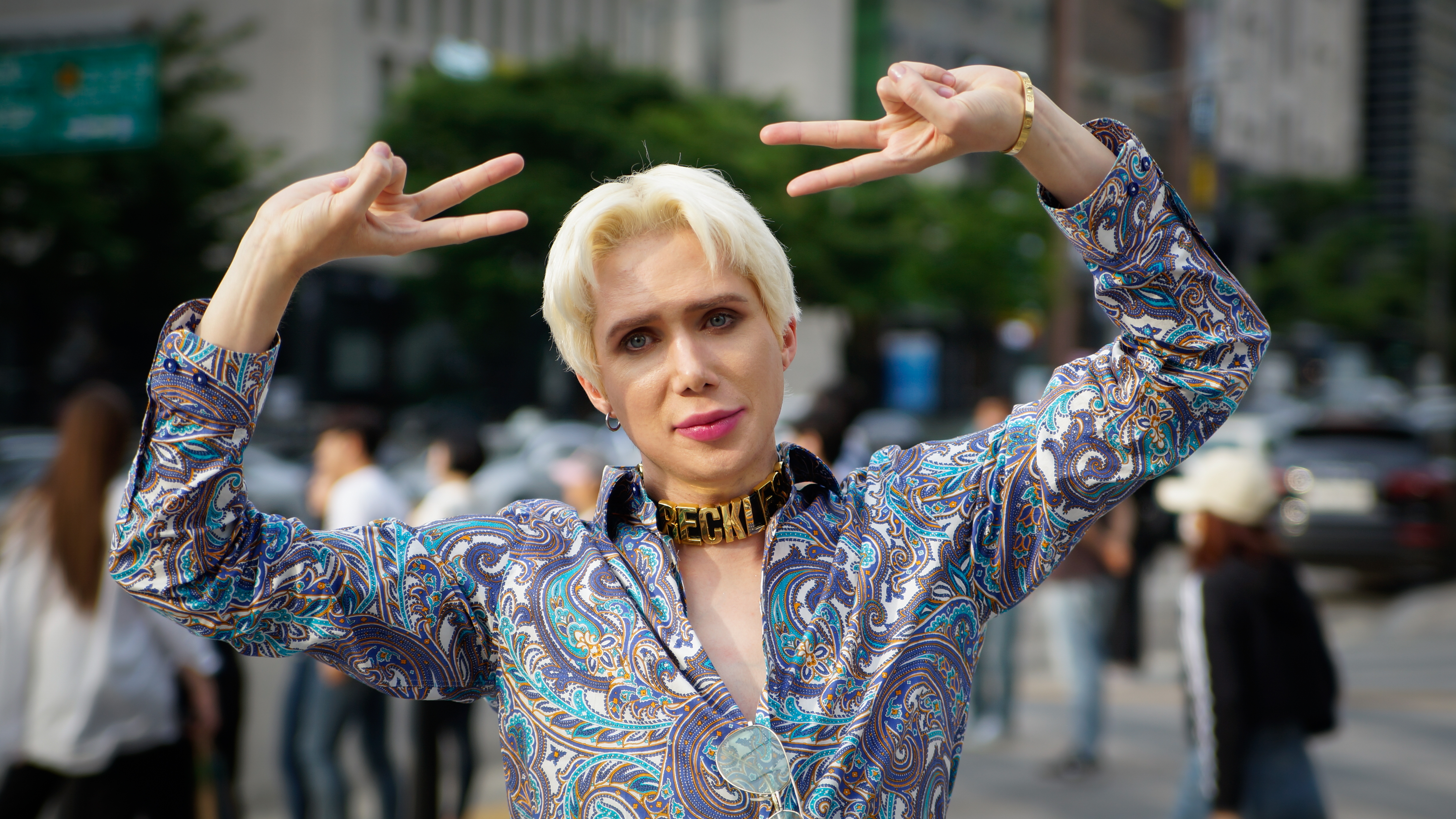 Oli London pe străzile din Seul în 2019. Fotografie: Daniel Smukullia/Barcroft Media via Getty Images.-1167721798.jpg