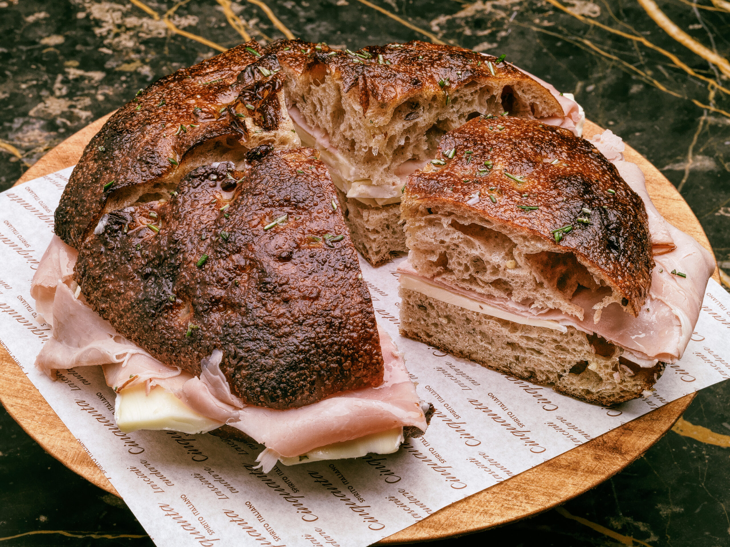 Food Focaccia cotto e toma di jersey.jpg