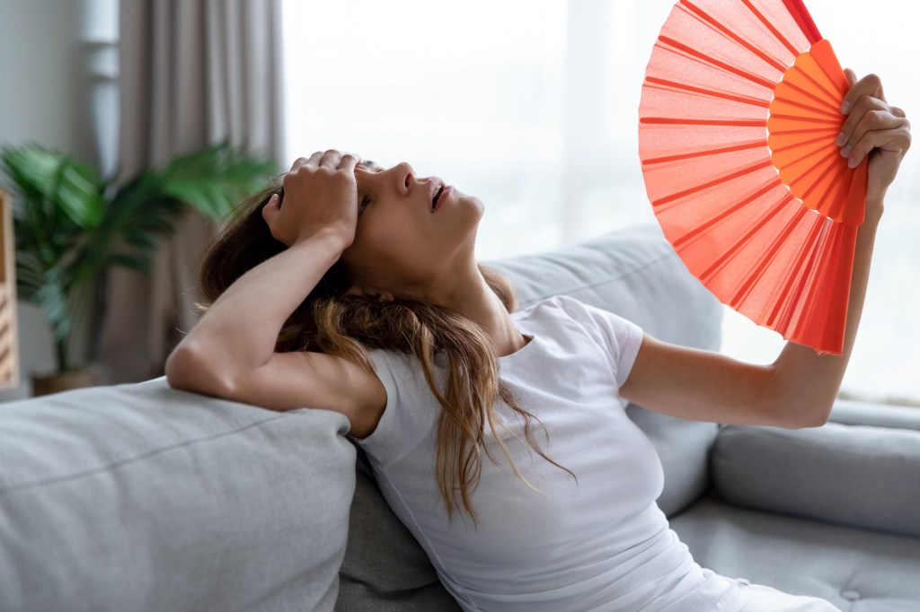 Come stare al fresco anche se non hai l’aria condizionata, secondo la scienza