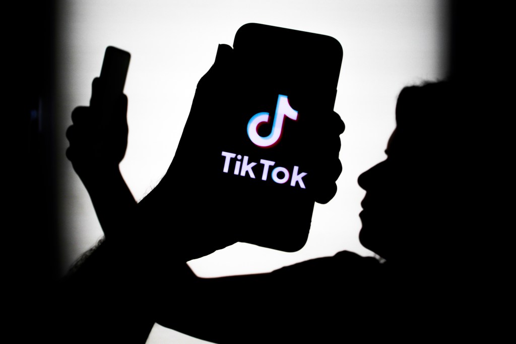 Ovaj opasni TikTok izazov je razlog smrti dečaka od 12 godina
