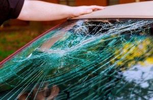 Sosok misterius di Swedia Melempar Batu KhRatusan Mobil Plat Denmar