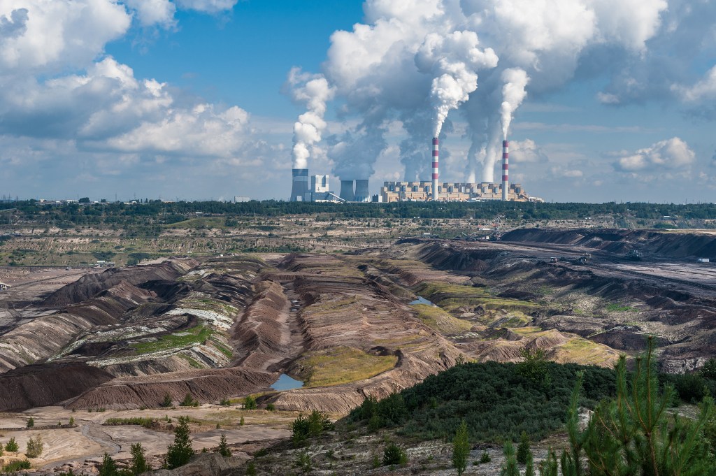10 uzine sunt responsabile de 73% din poluarea sectorului energetic la nivel global