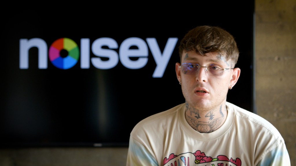 Guarda The Noisey Questionnaire of Life con Side Baby
