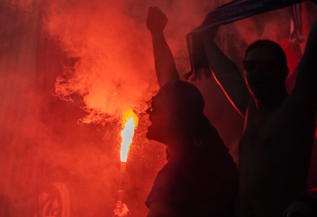 Makin Banyak Kelompok Sayap Kanan Fasis Merekrut Hooligan Sepakbola