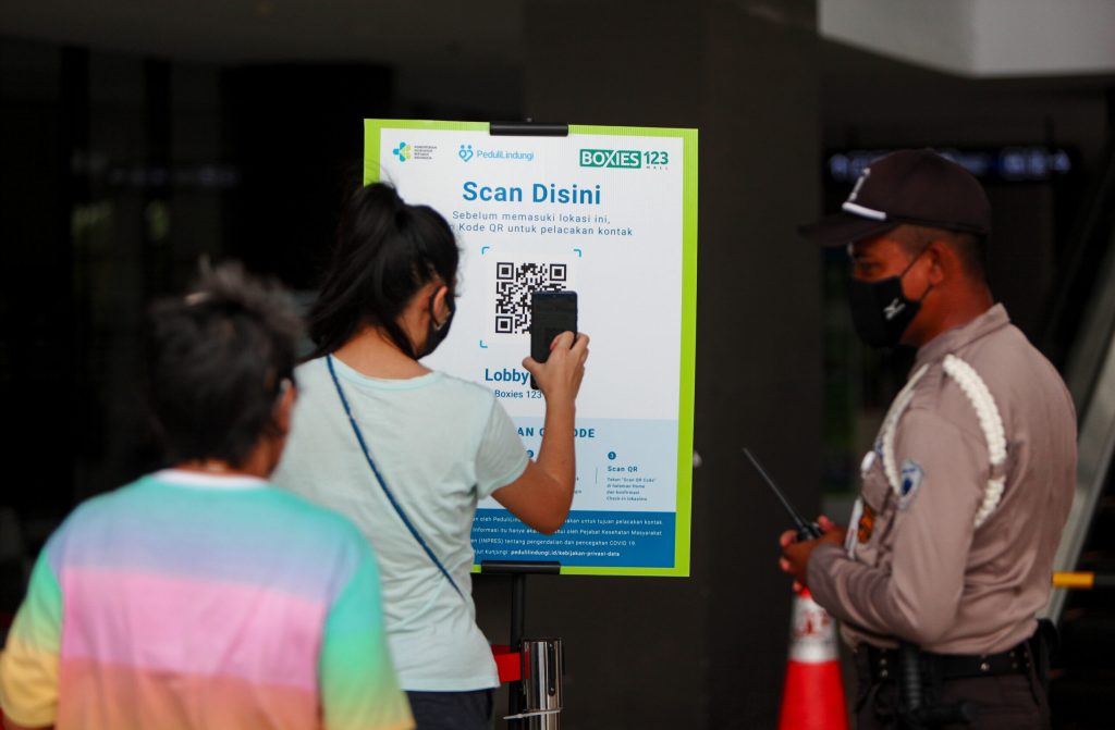 Kemenkes sebut berdasar data PeduliLindungi 1.625 orang positif covid tetap ke mal dan kantor