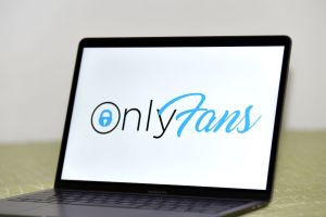 Polisi Thailand Dikritik Ribuan Netizen Karena Tangkap Bintang OnlyFans Kai No