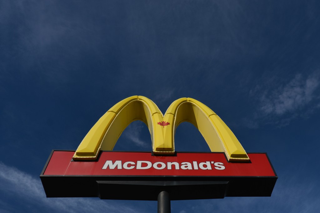 Woman Hits McDonald’s Employee in Face in Vaccine Passport Dispute: Police
