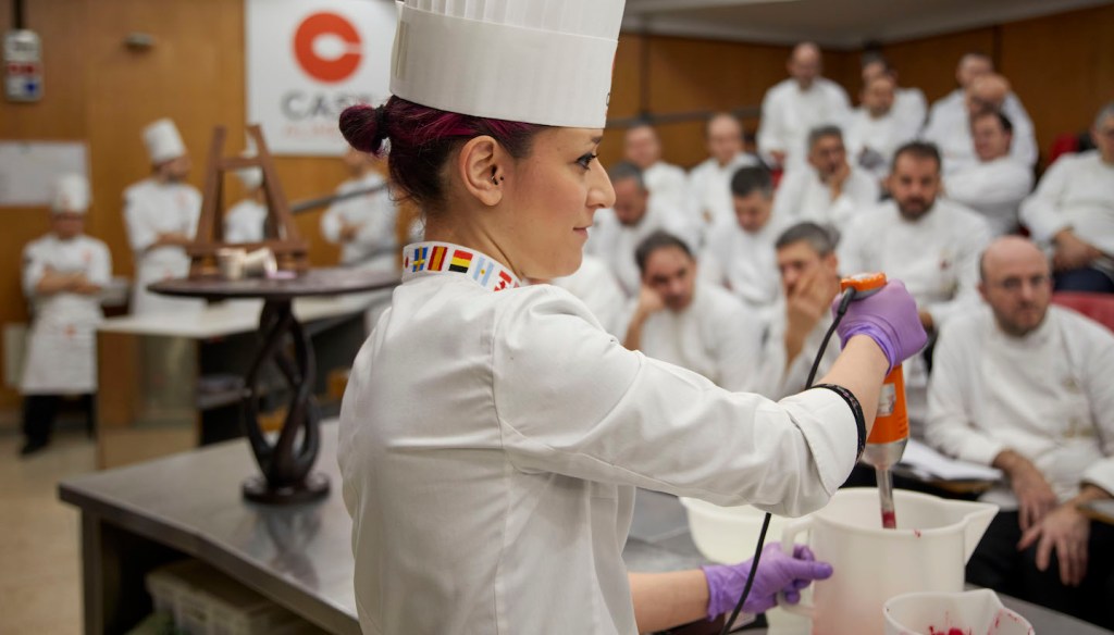 Perché la pasticceria sembra avere un problema con le donne