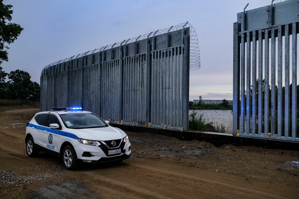 Sedmoro migranata poginulo u sudaru tokom policijske potere u Grčkoj