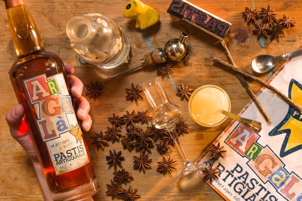I ragazzi che stanno facendo rivivere il Pastis, il liquore d’antan piemontese