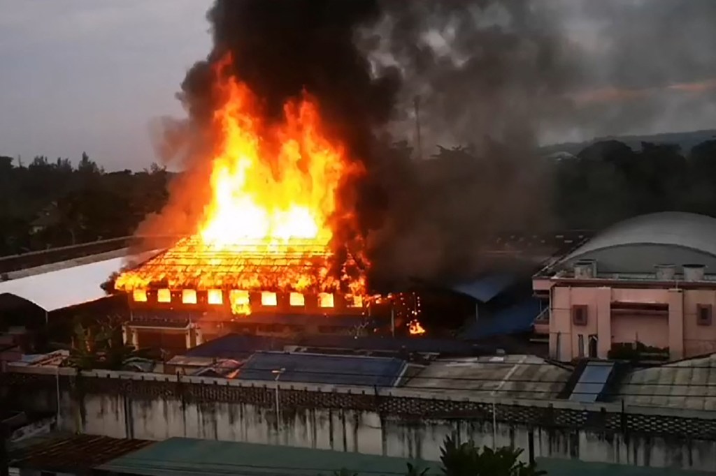 Hundreds of Inmates Set Fire to Prison to Protest COVID Cluster
