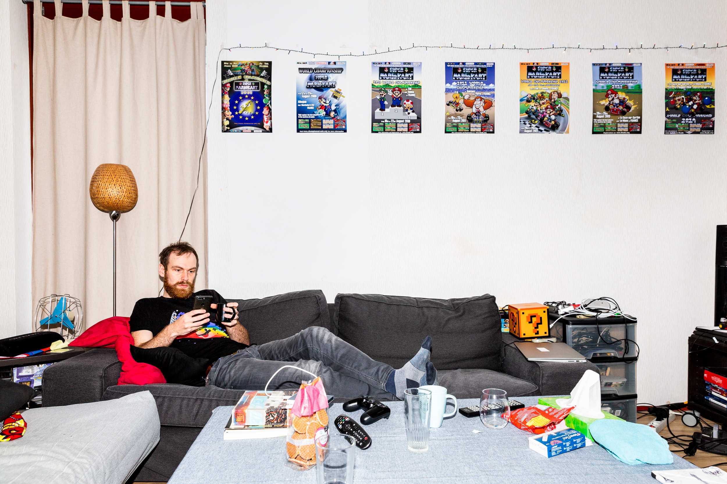 KAREL VAN DUIJVENBODEN HYPER DÉTENDU, SACHANT QUE PERSONNE N’EST MEILLEUR QUE LUI À SUPER MARIO KART.