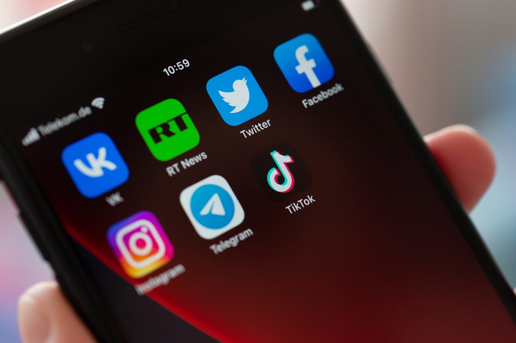 TikTok Hentikan Sementara Layanannya di Rusia Karena Putin Serang Ukraina