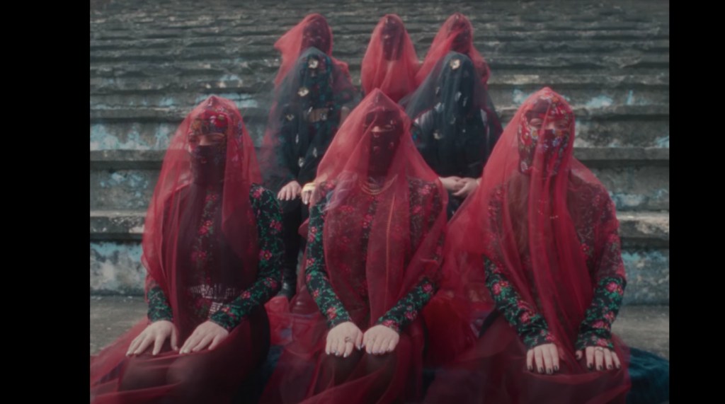 Tehno Vrăjitoarele, trap feminist rom, vrajitoare futuriste