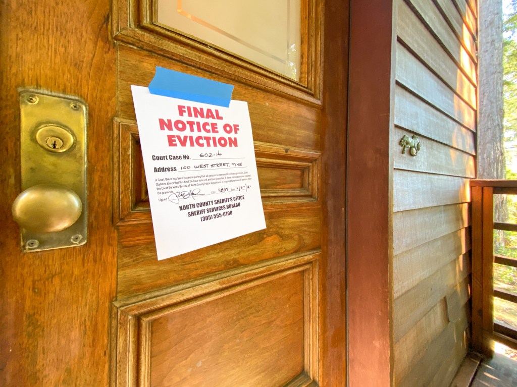People Keep Getting Scammed by Fake Landlords