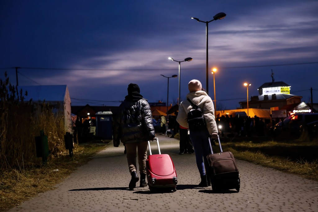Sute de femei din Ucraina au ajuns să apeleze la Polonia pentru avorturi (deși acolo e interzis)