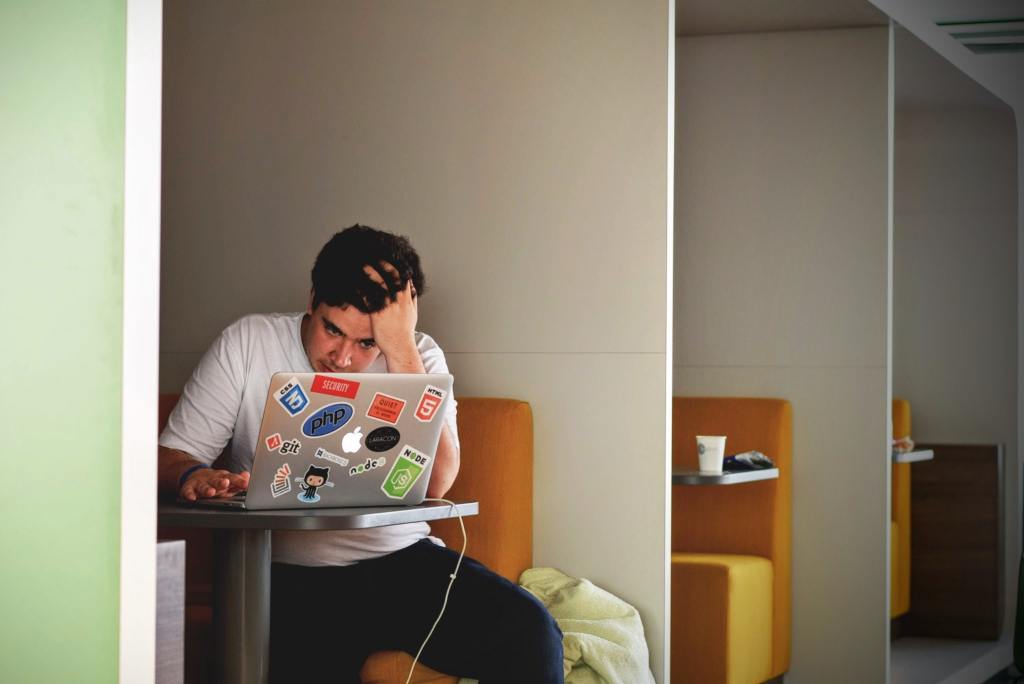 Ce greșeli faci fără să-ți dai seama când aplici la un job, conform HR-ului