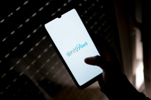 Manajemen OnlyFans Tidak Akan Melarang Konten Pornografi Menjelang Rencana IPO