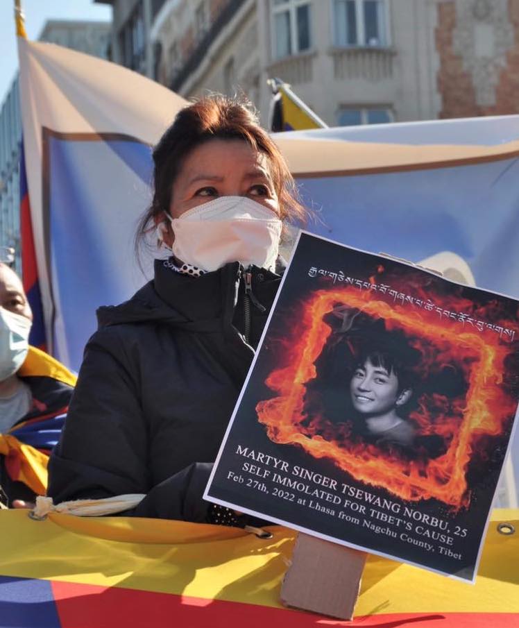 china, protest, self-immolation, tibet, pop star