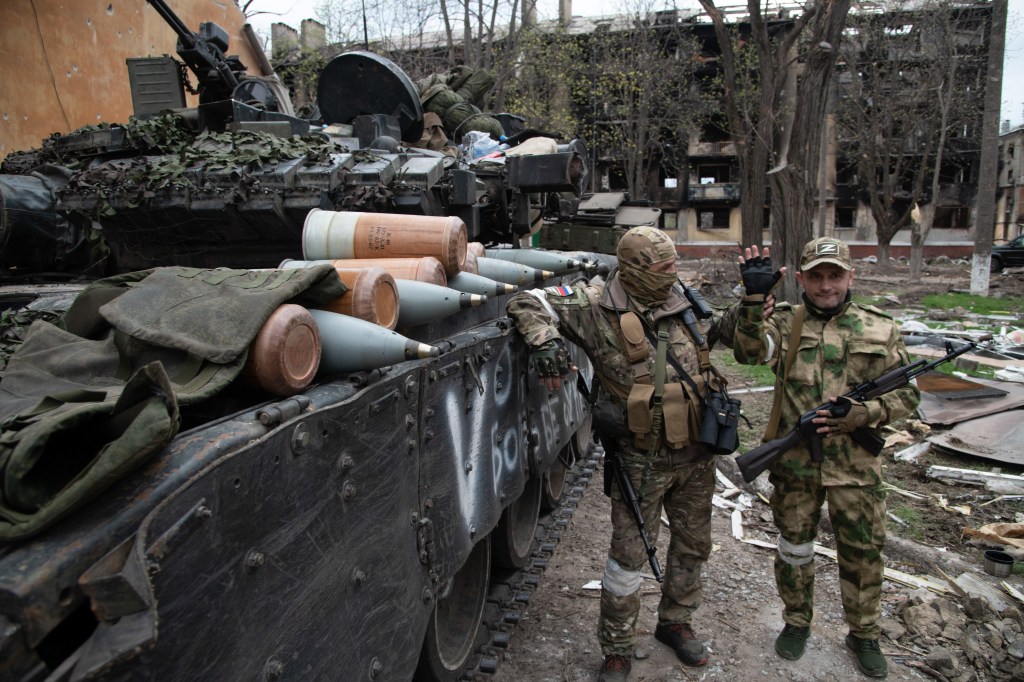 Ukrainian Soldiers Are Making a Last Stand in This Vast Steelworks