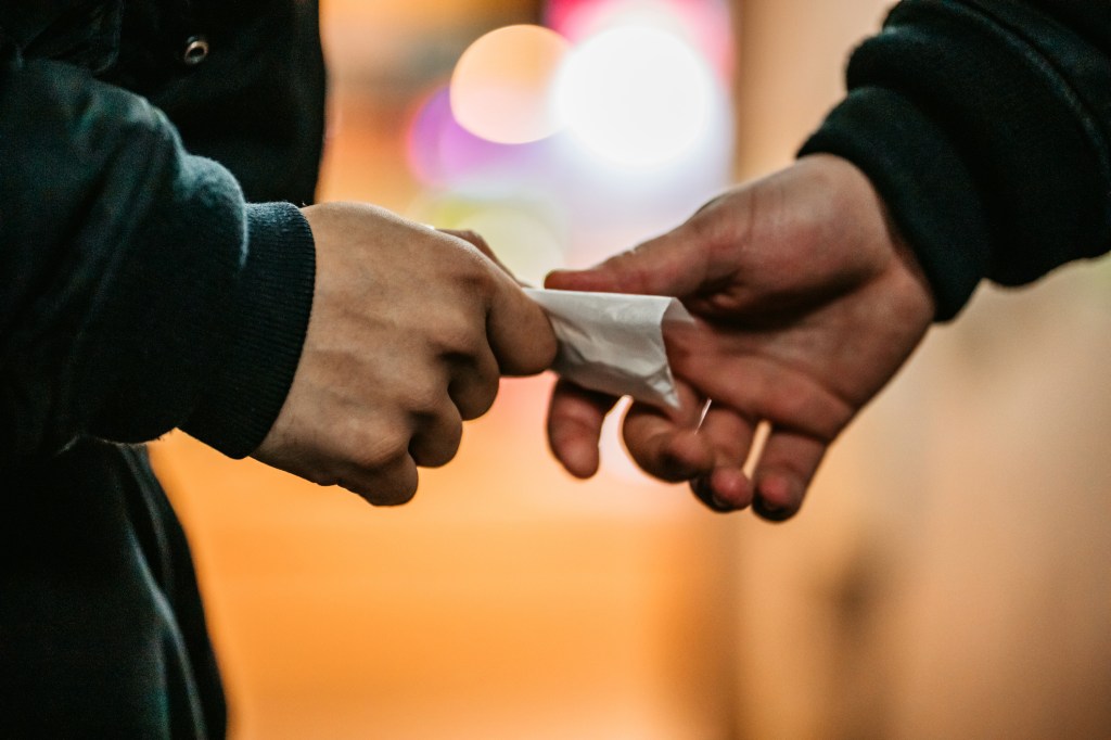 How to Treat Drug Dealers, According to Drug Dealers