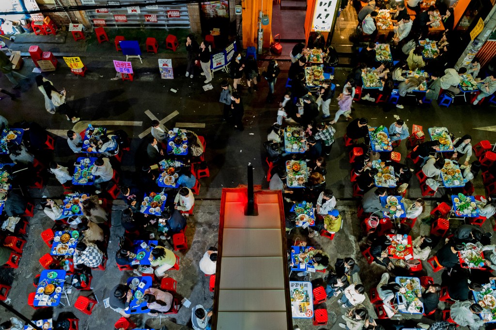 After 2 Years, 24-Hour Drinking Is Back in Seoul