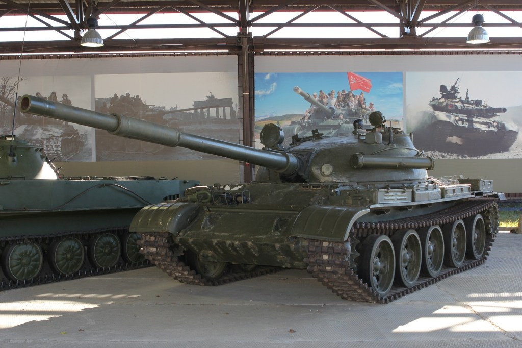 Invasi ke Ukraina Molor dari Target, Rusia Terpaksa Kerahkan Tank Uzur dari Barak