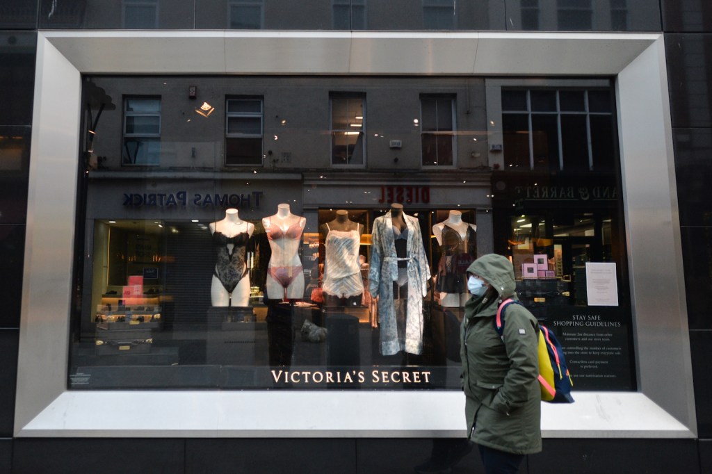 Buruh Thailand di-PHK Mendadak, Victoria’s Secret Ikut Bayar Pesangon Rp121 Miliar