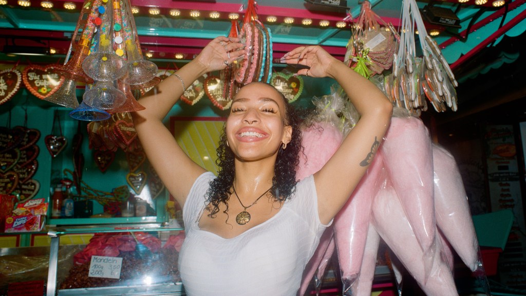 Ontzettend gezellige foto’s van een avondje op de grootste kermis van Berlijn
