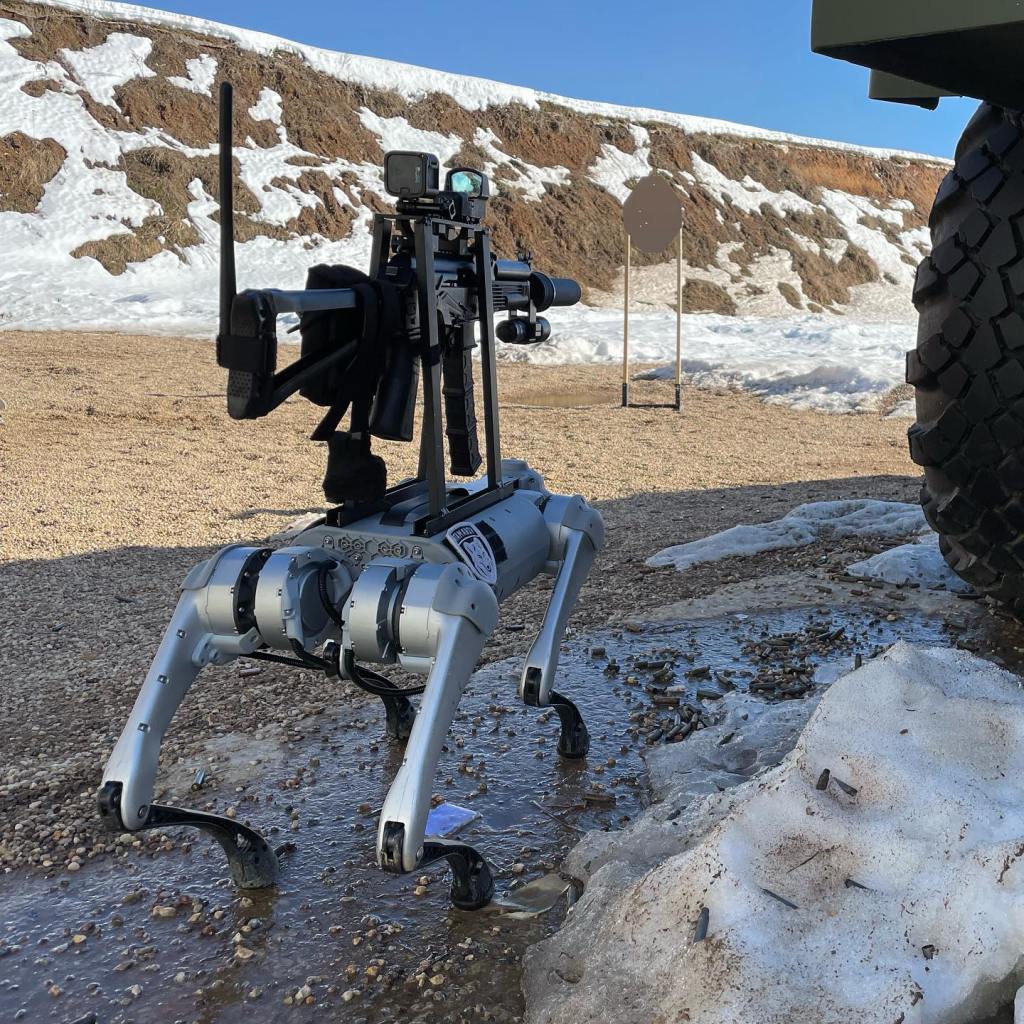 I cani robot sono molto meno carini con una mitragliatrice sulla schiena