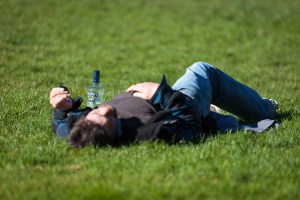 Orang Perfeksionis Lebih Rentan Kecanduan Alkohol