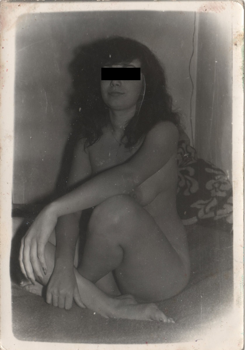 nuduri comunism romania fotografie nud femei vremea nicolae ceausescu yoga
