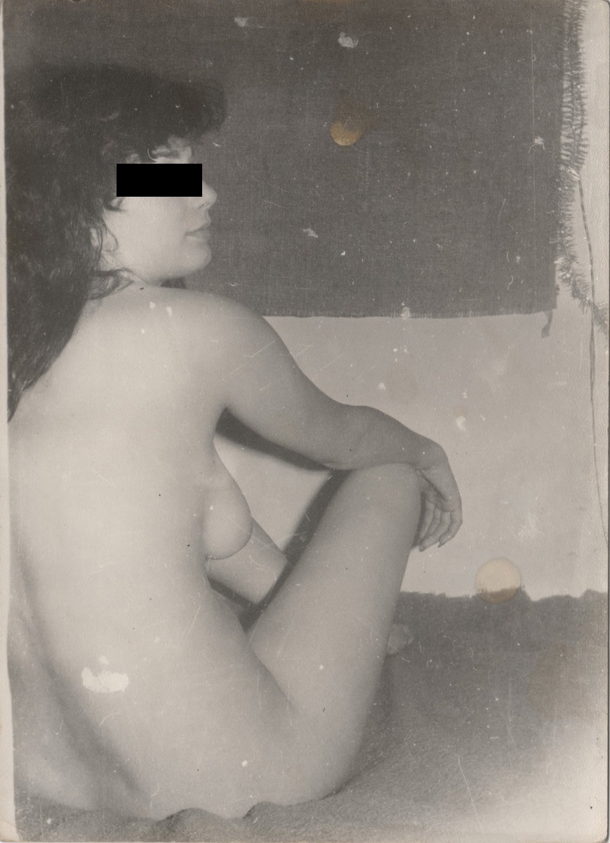 nuduri comunism romania fotografie nud femei vremea nicolae ceausescu spate sani