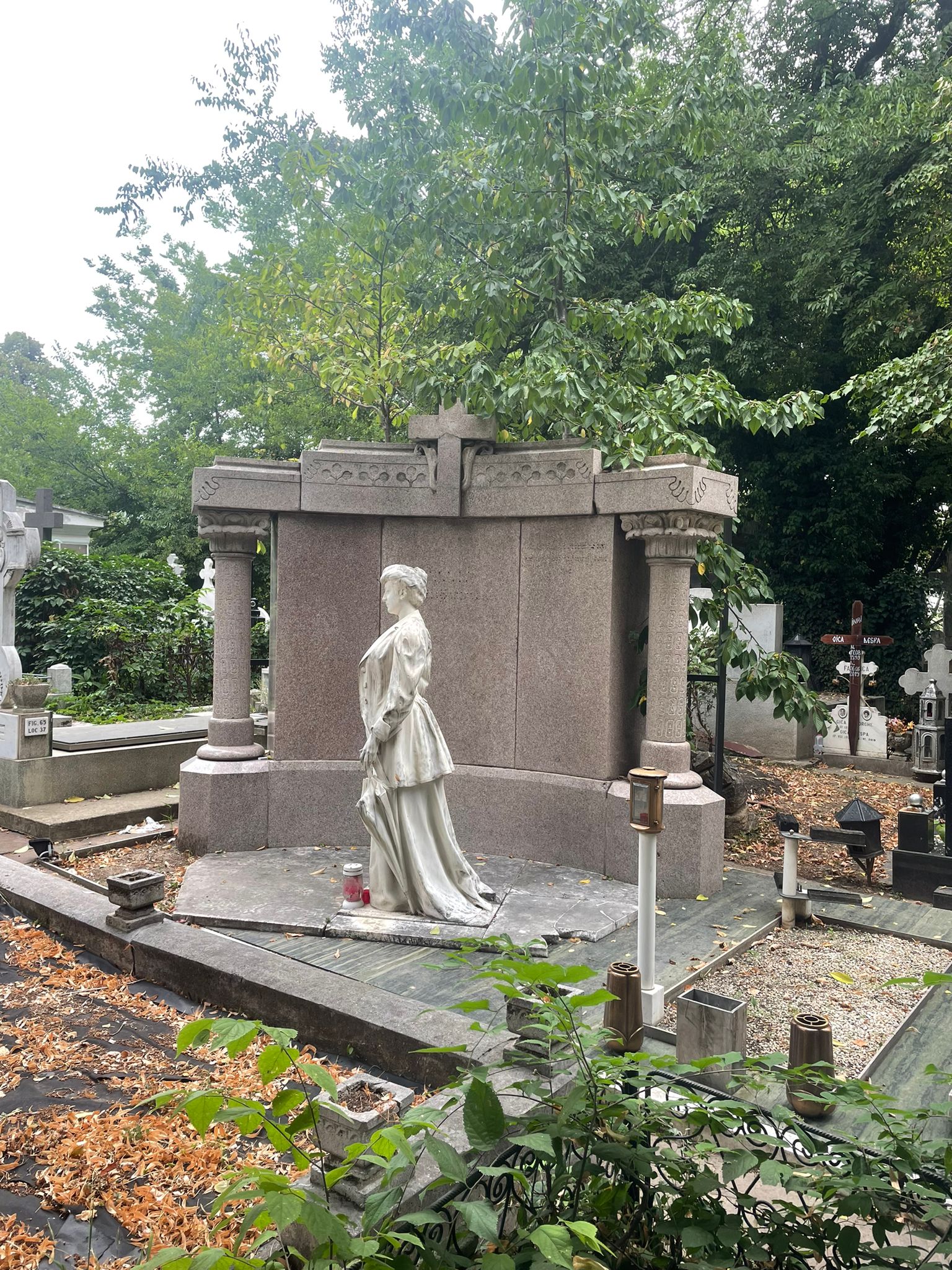 atractii turistice cimitirul bellu excursie tur ghidat