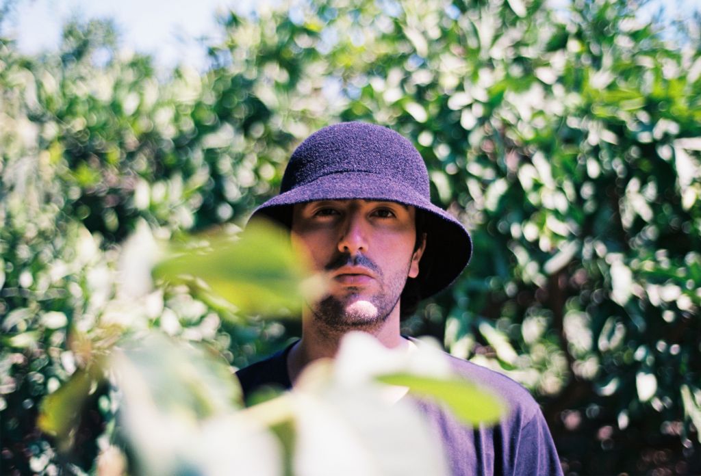 Ozoyo Explores the Mystery of Consciousness in “Cosmic Planta”