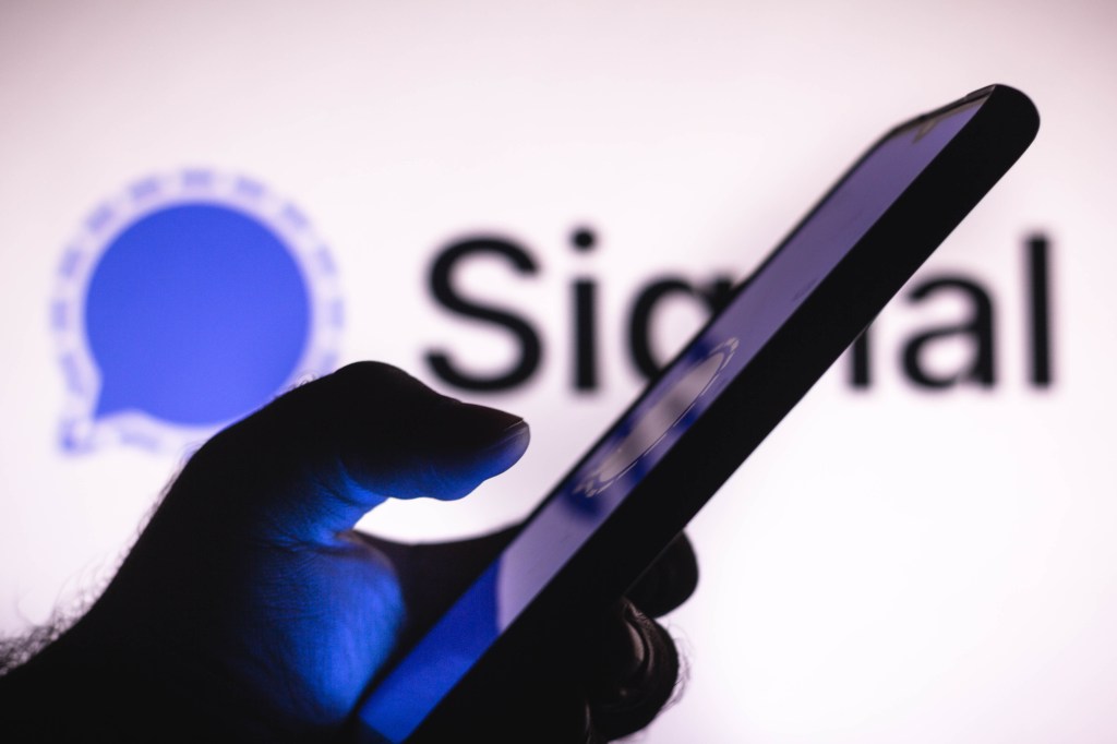 Signal Is Asking People Around the World to Help Iranians Access the Encrypted App