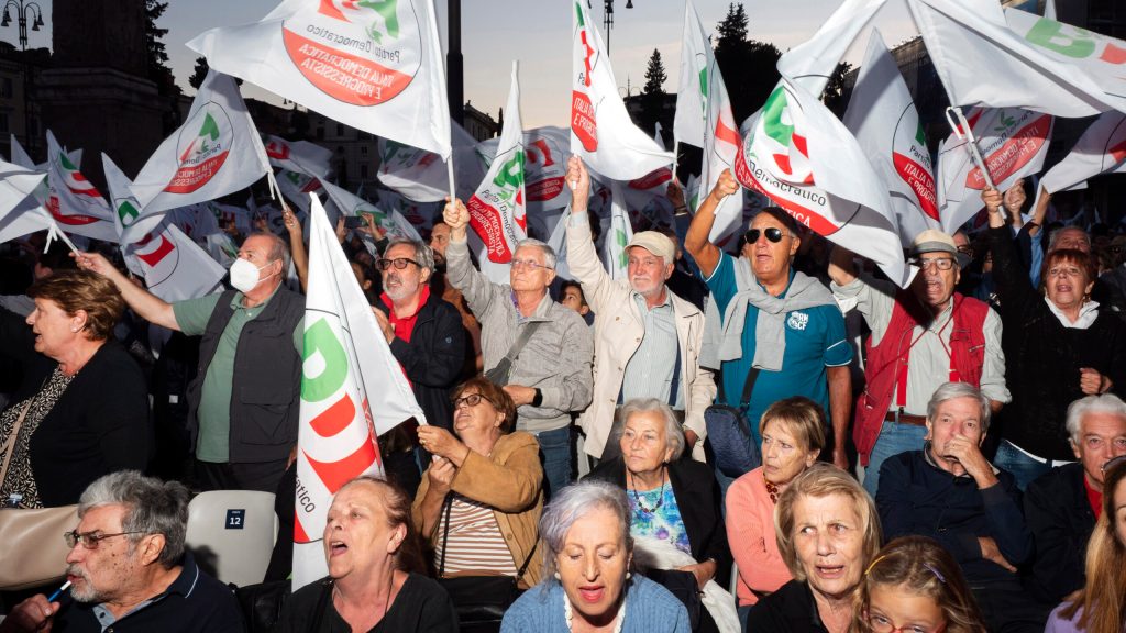 ‘Scegli!’: foto dalla piazza del comizio finale del centrosinistra a Roma