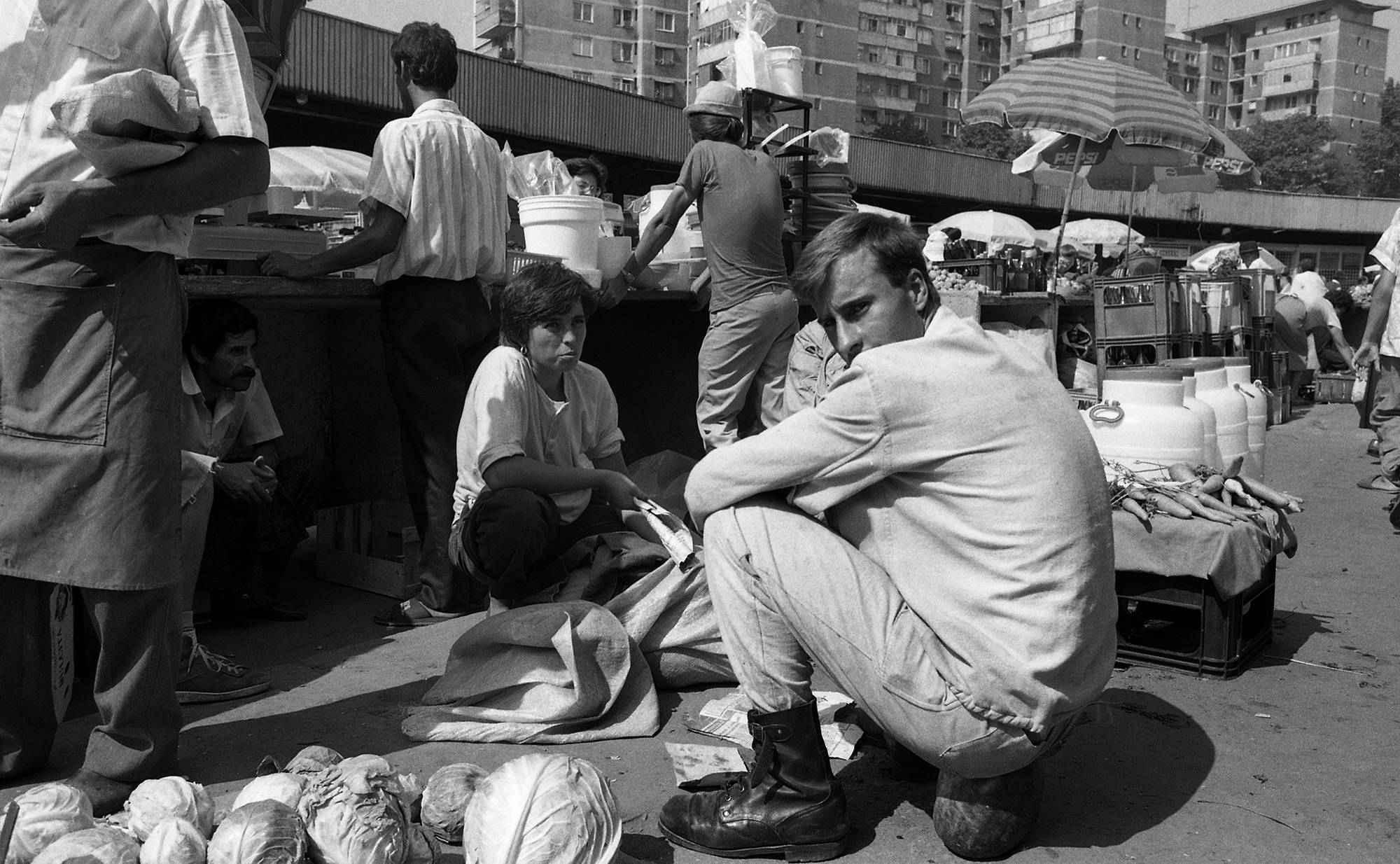 bucuresti anii 90 fotografii romania dupa revolutie democratie piata
