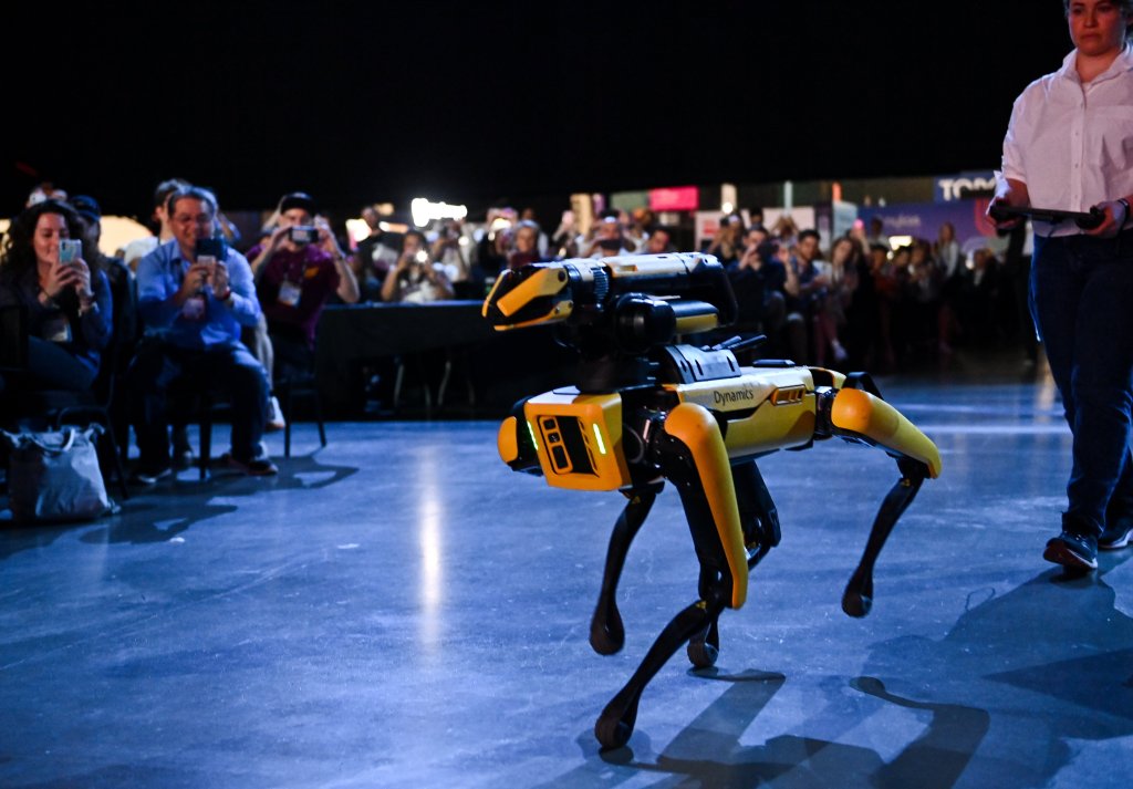 Pabrik Pembuat Robot Anjing Canggih Berjanji Tak Akan Bikin Robot Pembunuh