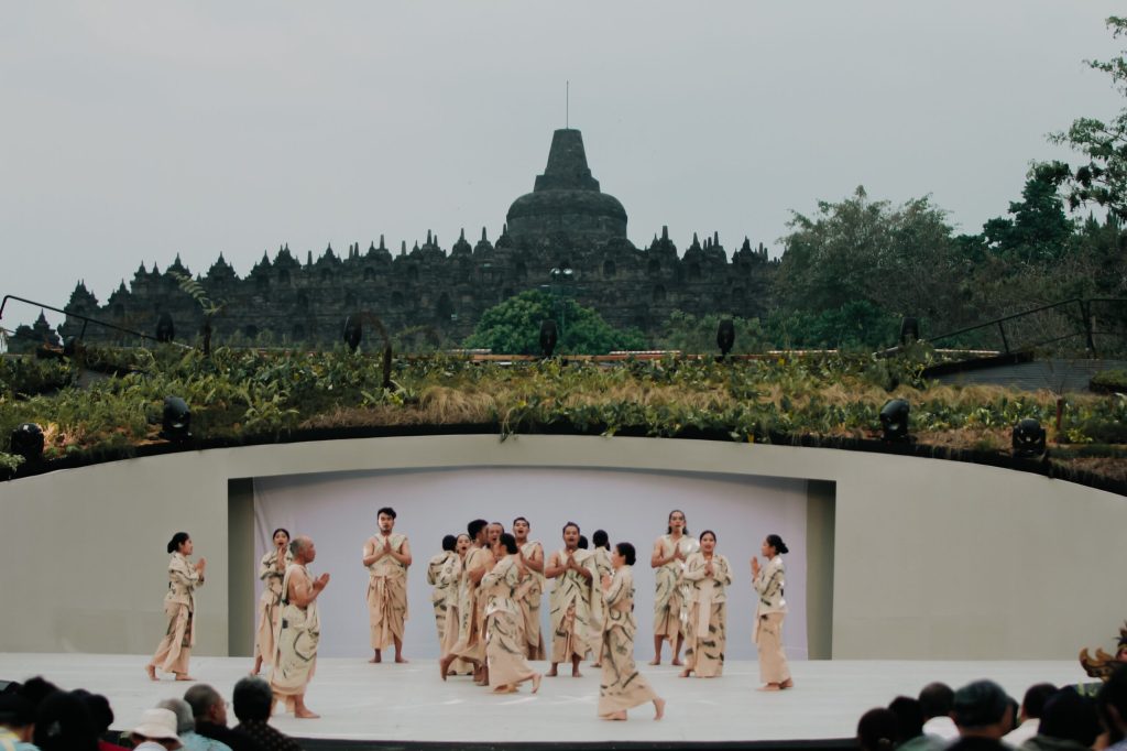 Di Borobudur, Dongeng-Dongeng Nusantara Hidup Lagi Dalam Format Futuristik