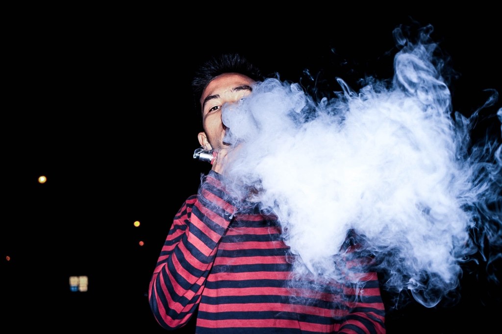 man vaping victoria